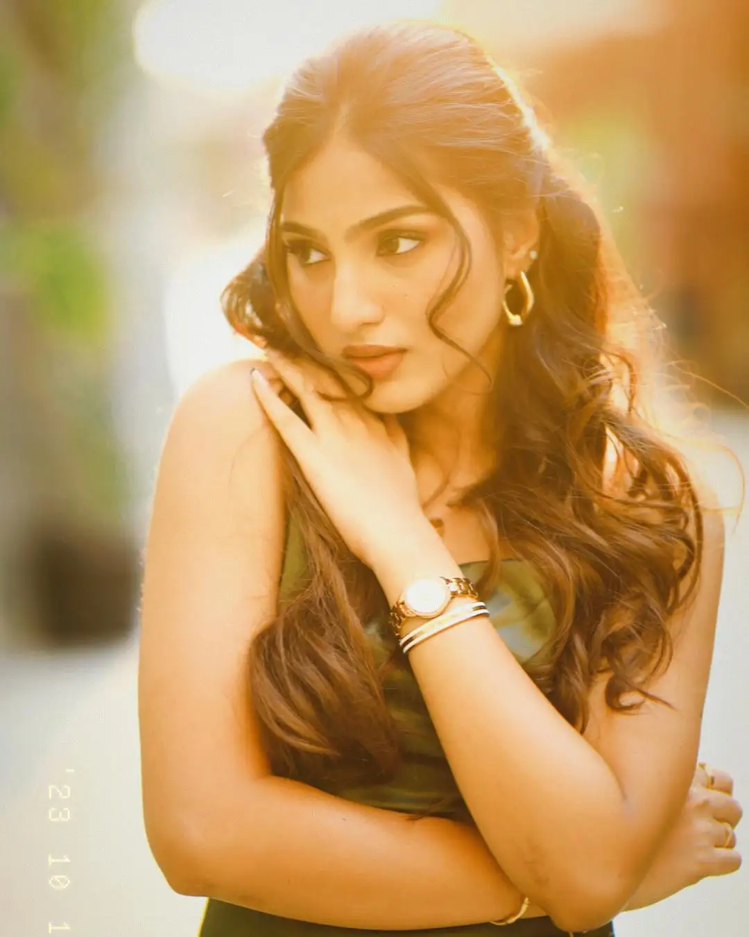 Pranavi Manukonda Sizzling Poses