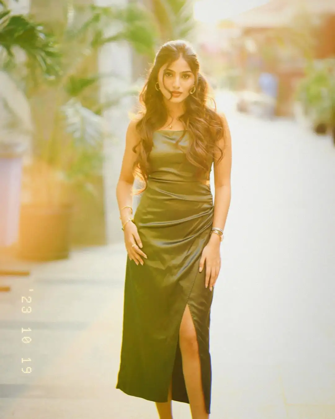 Pranavi Manukonda Sizzling Poses