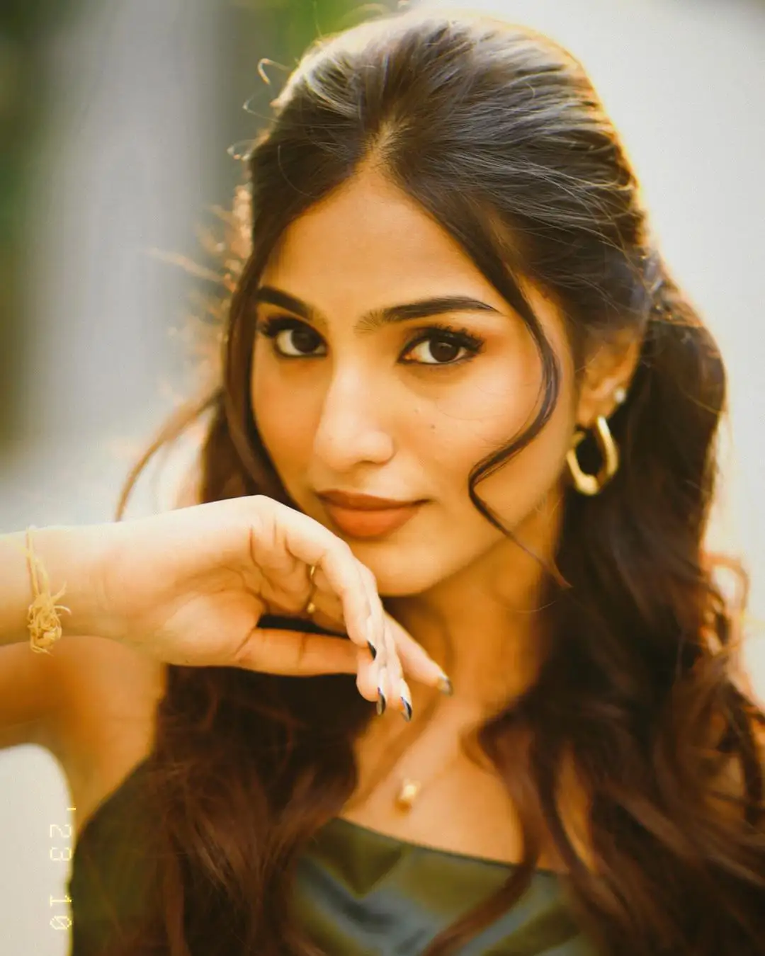 Pranavi Manukonda Sizzling Poses