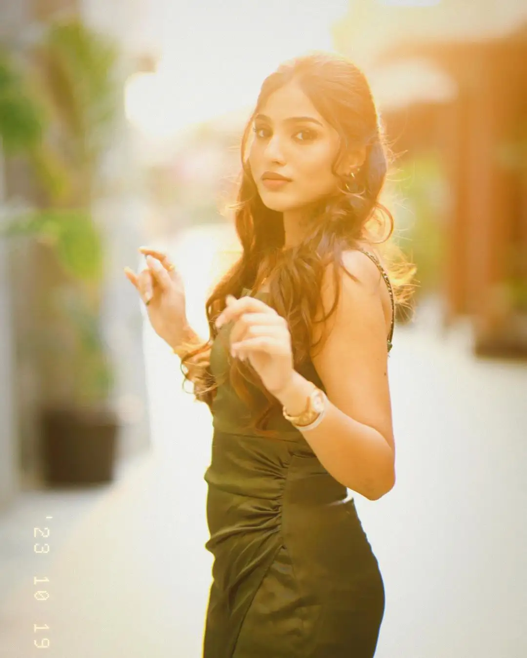 Pranavi Manukonda Sizzling Poses