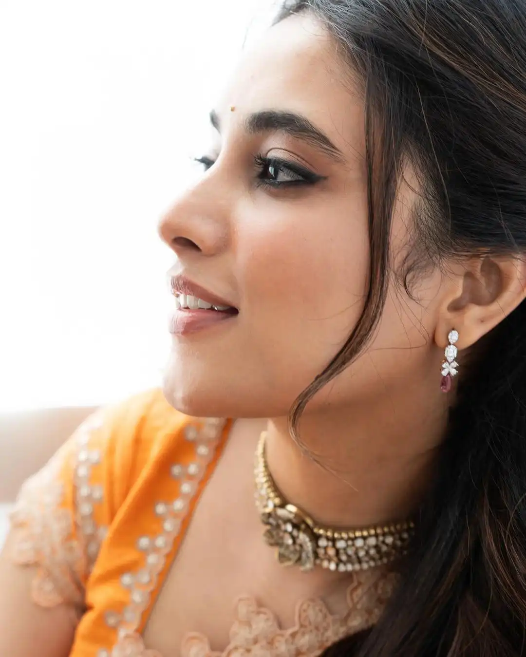 Priyanka Mohan Stunning Looks in Saree