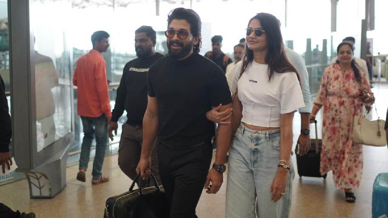 Allu Arjun : నేషనల్ అవార్డు అందుకోవడానికి బయలుదేరిన అల్లు అర్జున్.. పిక్స్ వైరల్..! Allu Arjun : నేషనల్ అవార్డు అందుకోవడానికి బయలుదేరిన అల్లు అర్జున్.. పిక్స్ వైరల్..!
