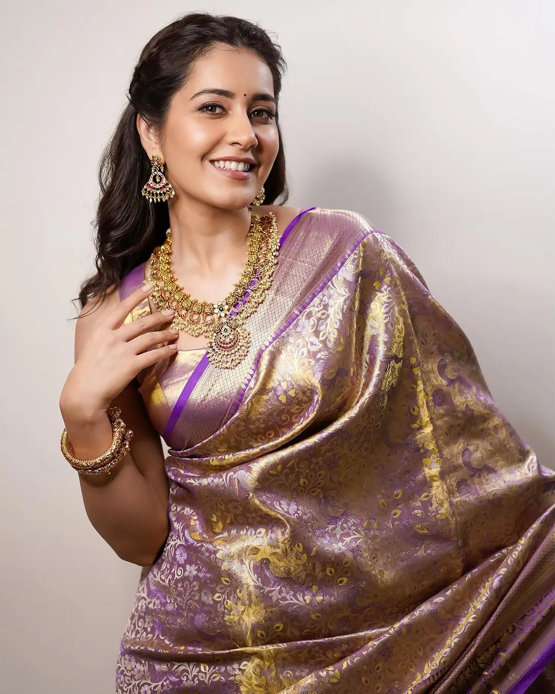 Raashii Khanna Shines in Silk Saree for Shopping Mall Opening