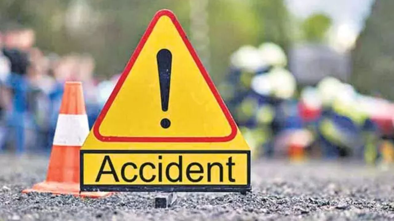 Road Accident : మోటార్ సైకిల్ ను ఢీకొట్టిన ఆర్టీసీ బస్సు.. భర్త ఎదుటే భార్య మృతి Road Accident : మోటార్ సైకిల్ ను ఢీకొట్టిన ఆర్టీసీ బస్సు.. భర్త ఎదుటే భార్య మృతి
