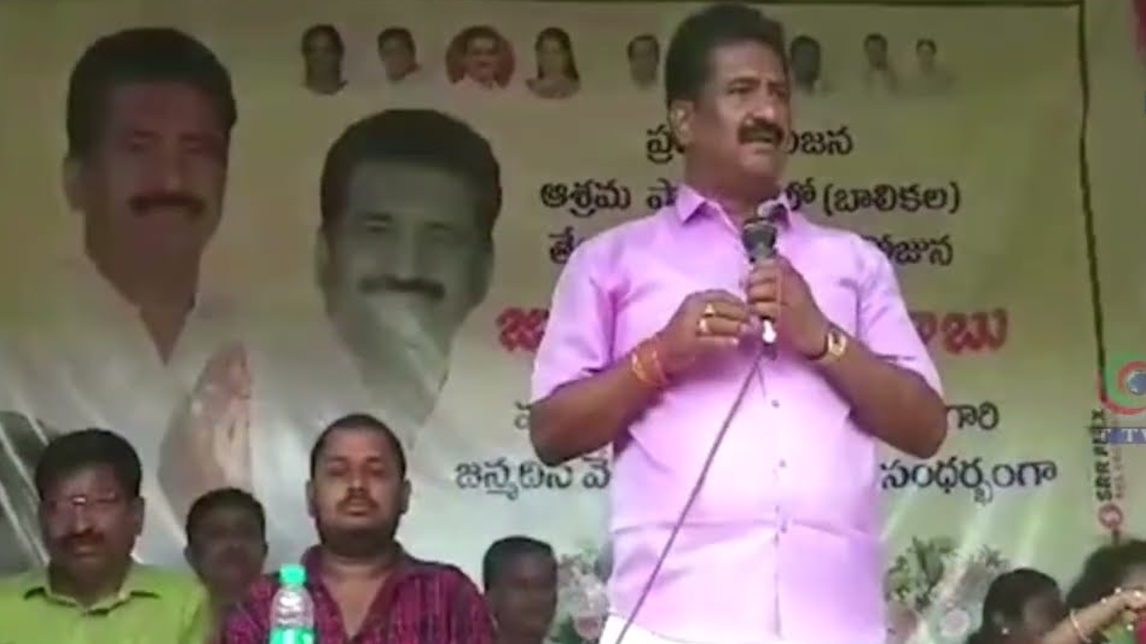 Shock To BRS : ఎన్నికల వేళ బీఆర్ఎస్ కు భారీ షాక్.. మరో ఇద్దరు నేతలు రాజీనామా Shock To BRS : ఎన్నికల వేళ బీఆర్ఎస్ కు భారీ షాక్.. మరో ఇద్దరు నేతలు రాజీనామా
