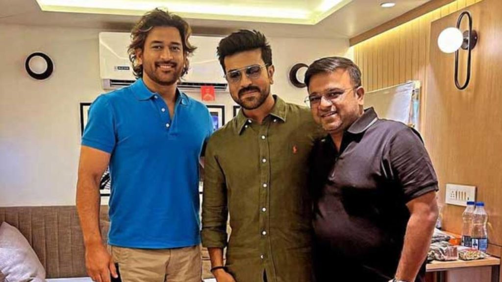 Ram Charan Meets MS Dhoni