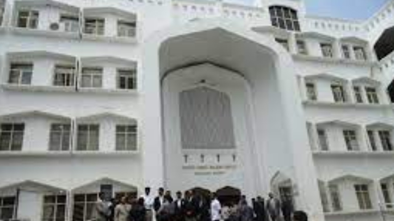 Rangareddy Court : నాగరాజు హత్య కేసులో నిందితులకు జీవిత ఖైదు.. రంగారెడ్డి కోర్టు కీలక తీర్పు Rangareddy Court : నాగరాజు హత్య కేసులో నిందితులకు జీవిత ఖైదు.. రంగారెడ్డి కోర్టు కీలక తీర్పు