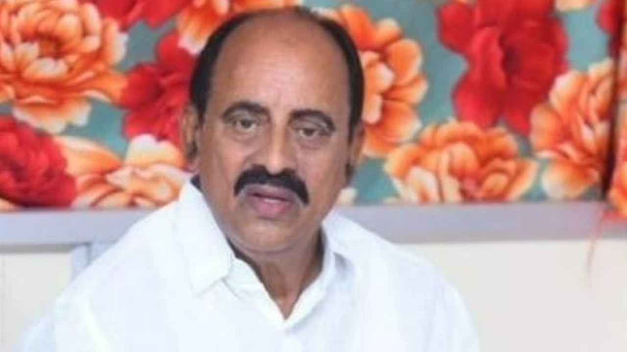 Revuri Prakash Reddy : కాంగ్రెస్ పార్టీలో చేరికపై క్లారిటీ ఇచ్చిన బీజేపీ నేత రేవూరి ప్రకాశ్ రెడ్డి Revuri Prakash Reddy : కాంగ్రెస్ పార్టీలో చేరికపై క్లారిటీ ఇచ్చిన బీజేపీ నేత రేవూరి ప్రకాశ్ రెడ్డి