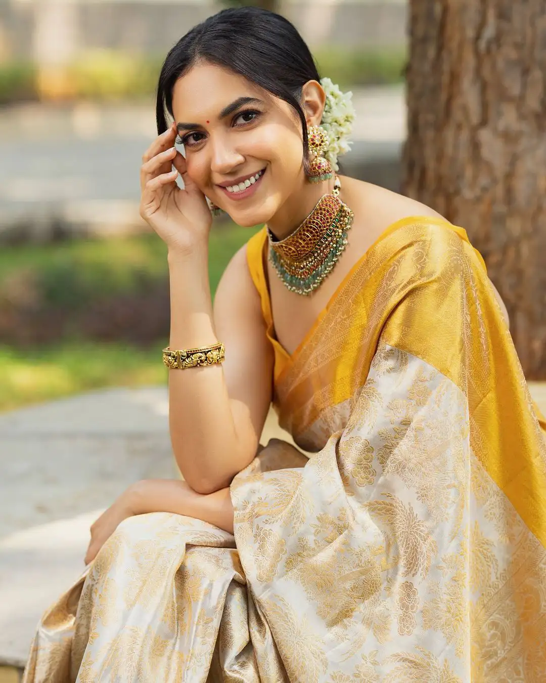 Ritu Varma Shines in Silk Saree