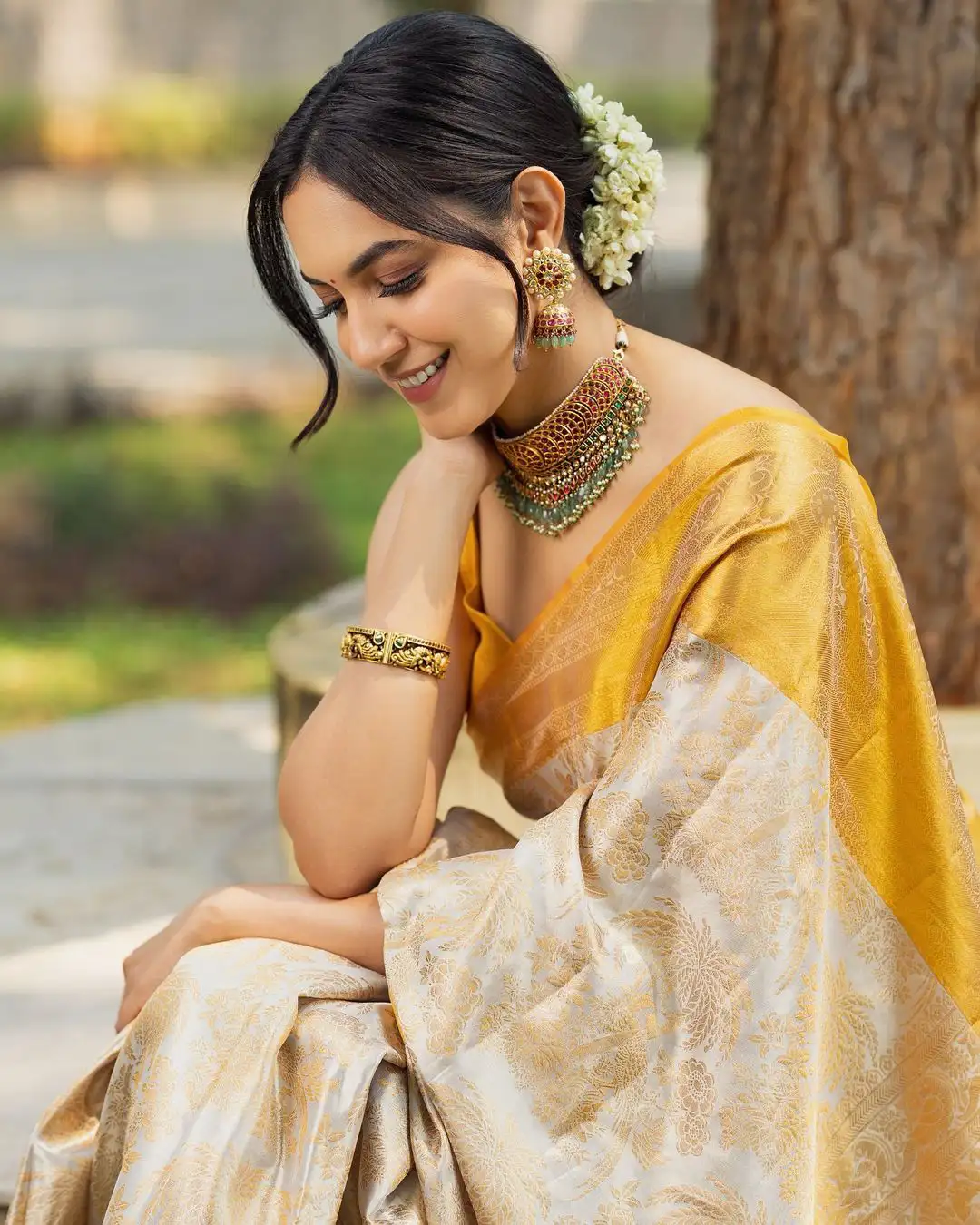 Ritu Varma Shines in Silk Saree