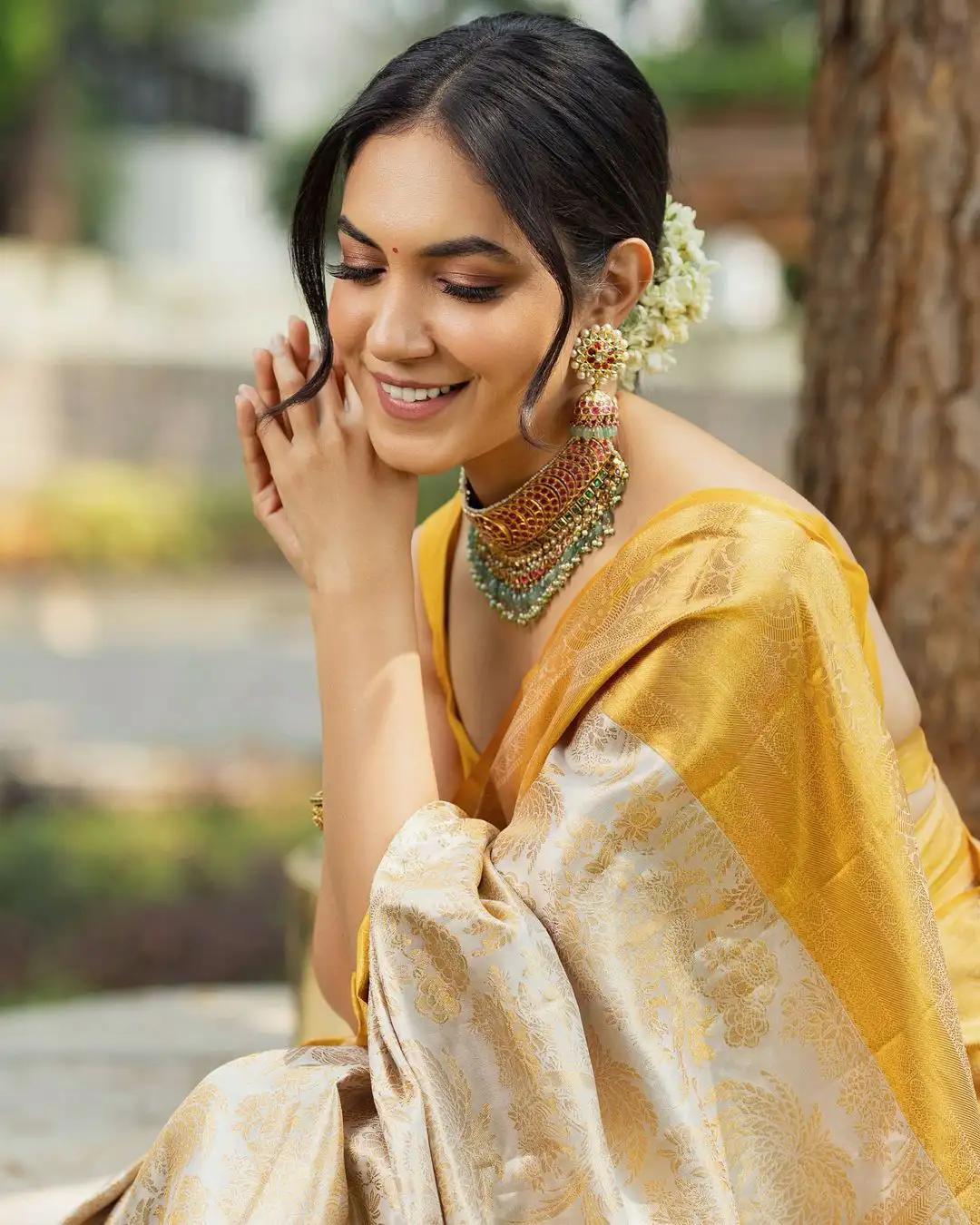 Ritu Varma Shines in Silk Saree