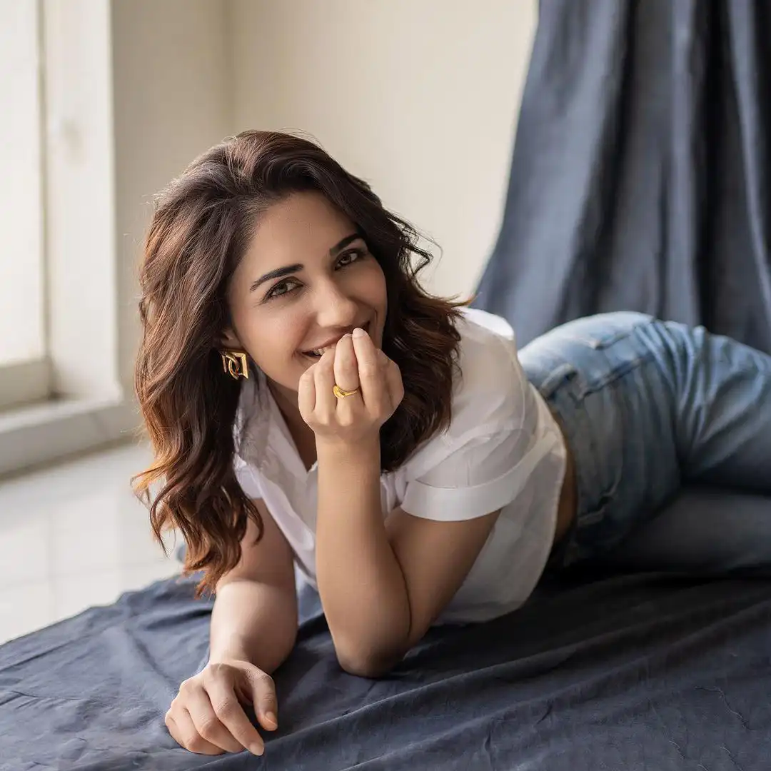 Ruhani Sharma Cute Photos