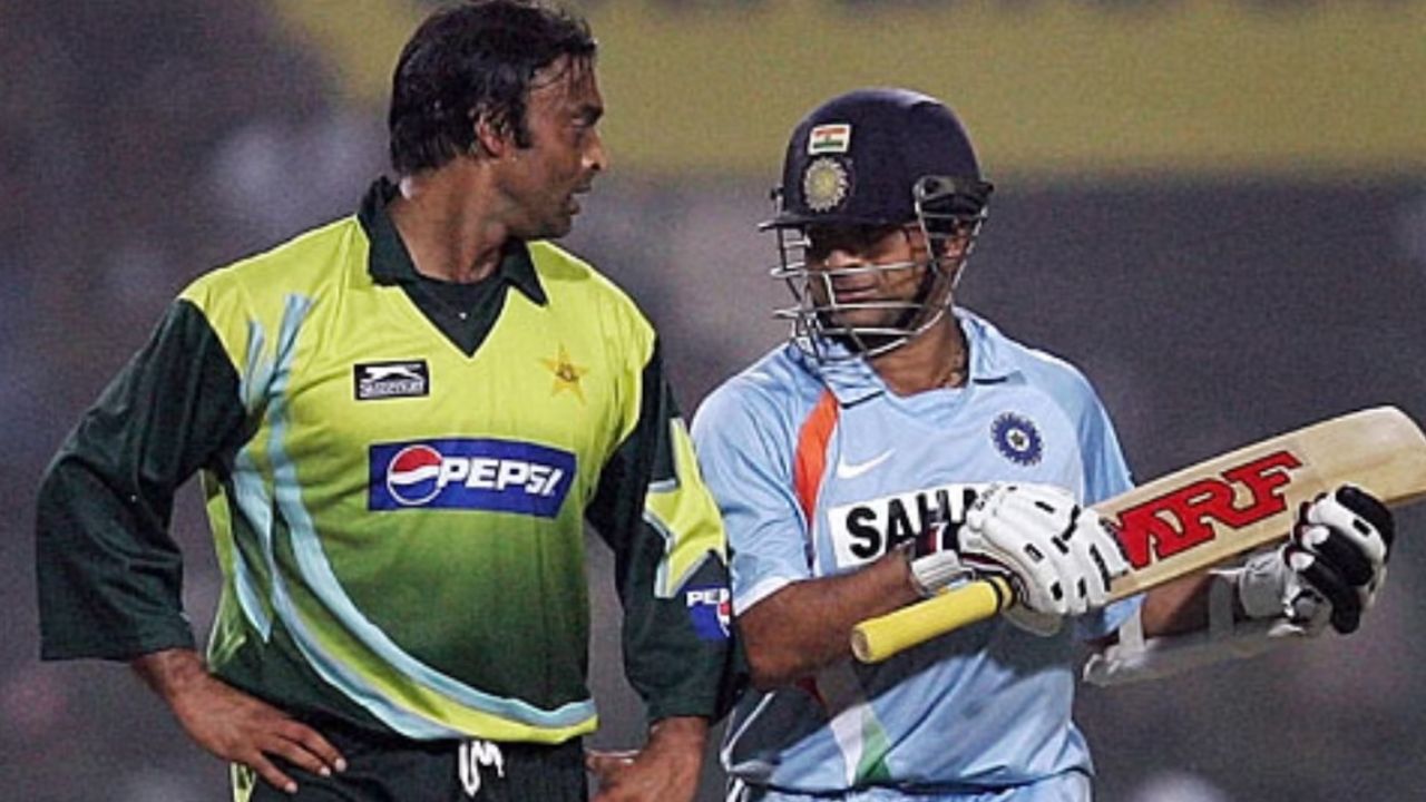 India vs Pakistan: భారత్ – పాక్ మ్యాచ్ కు ముందు సచిన్ ఫొటో షేర్ చేసిన అక్తర్.. మండిపడుతున్న నెటిజన్లు India vs Pakistan: భారత్ – పాక్ మ్యాచ్ కు ముందు సచిన్ ఫొటో షేర్ చేసిన అక్తర్.. మండిపడుతున్న నెటిజన్లు