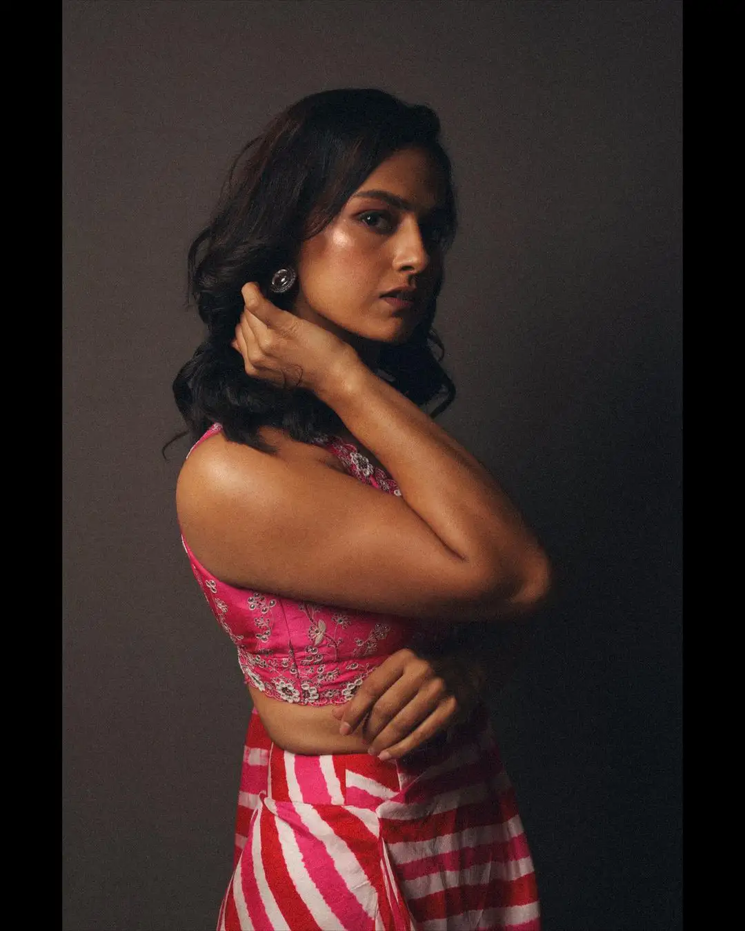 Shraddha Srinath Fabulous Poses in Saree Wear