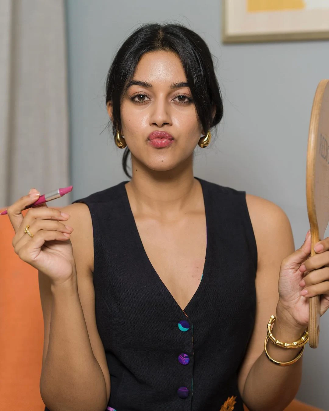 South Actress Mirnalini Ravi Lip Stick Photography