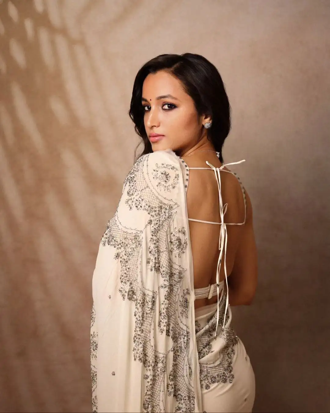 Srinidhi Shetty Super Looks in Saree