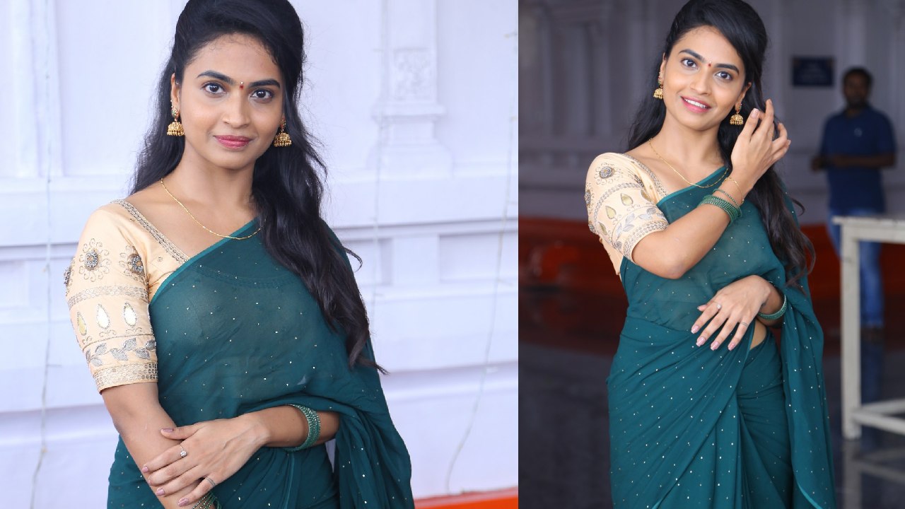 Alekhya Harika : కొత్త సినిమా ఓపెనింగ్‌లో హారిక చీర అందాలు..