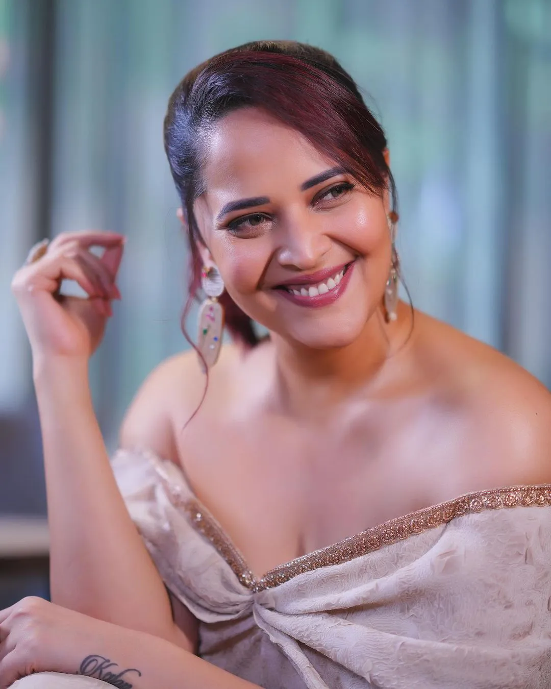 Tollywood Actress Anasuya Bharadwaj mesmerizing Photoshoot