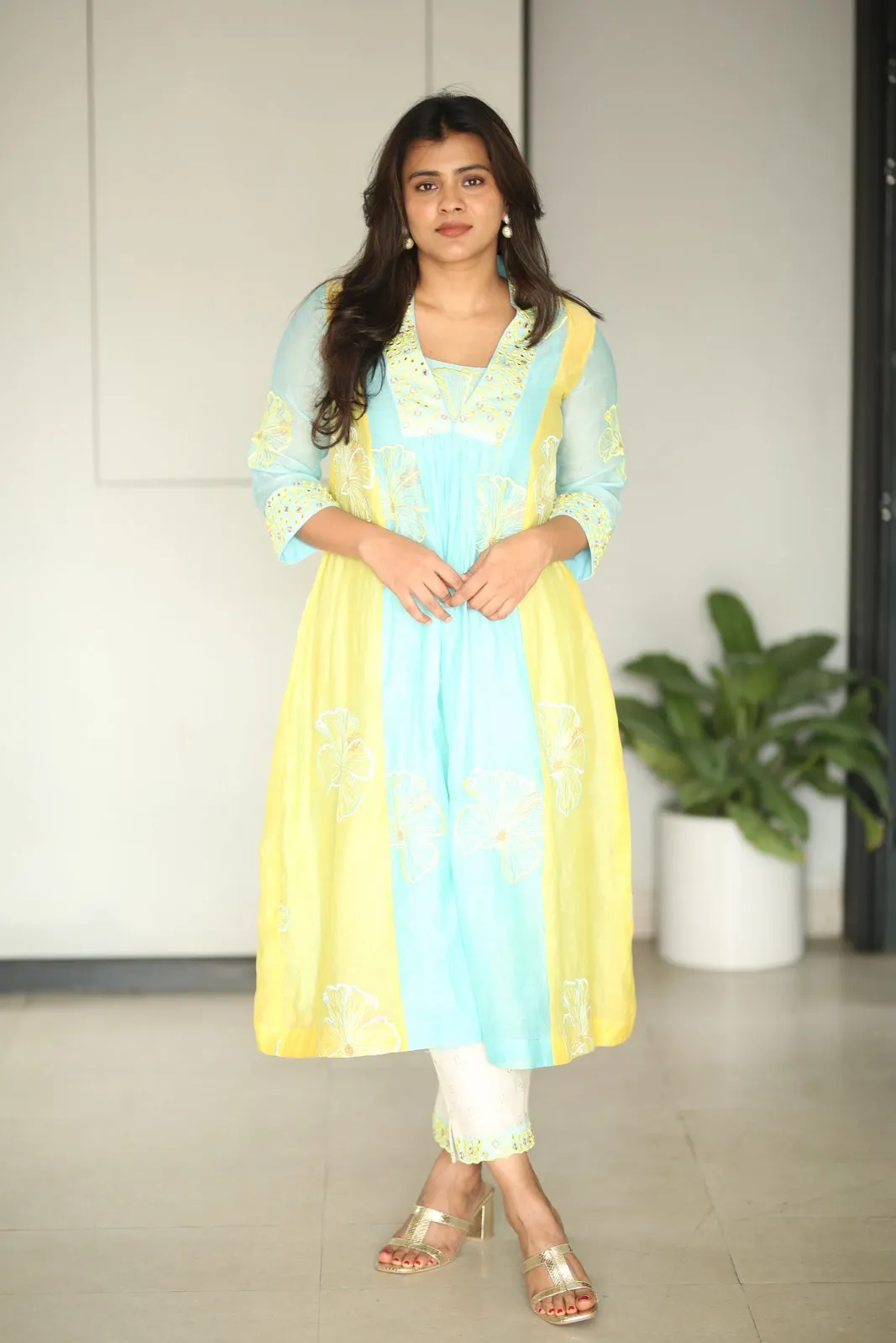 Tollywood Actress Hebah Patel latest Photos in recent interview