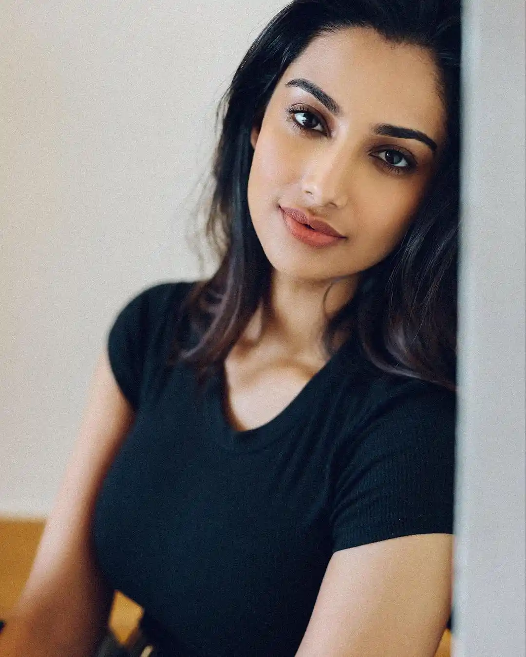 Tollywood Actress Meenakshi Chaudhary latest photos