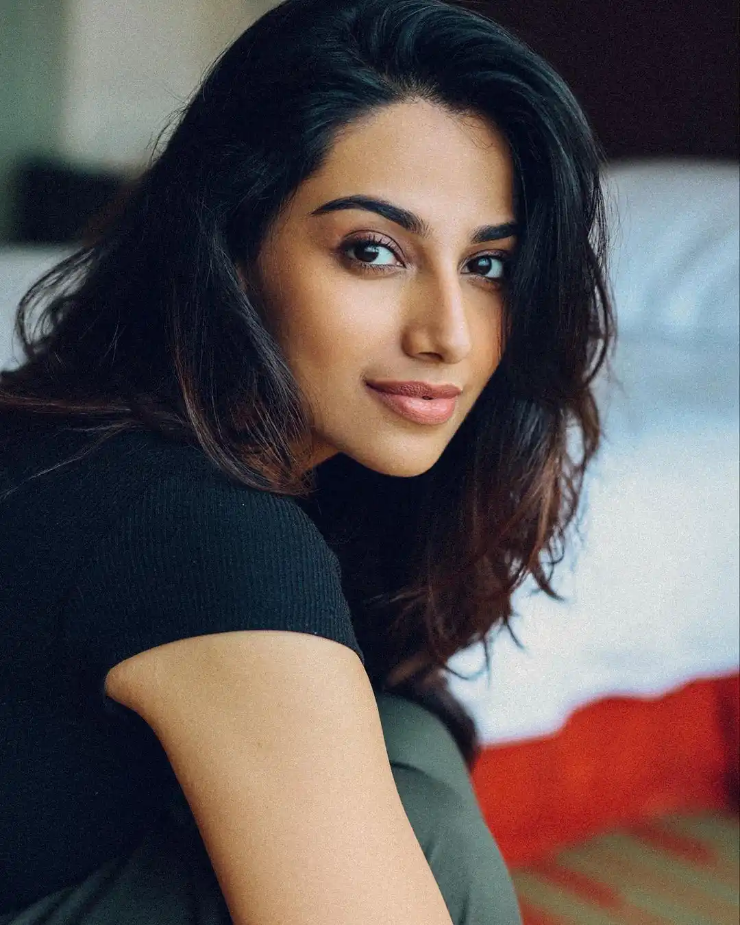 Tollywood Actress Meenakshi Chaudhary latest photos