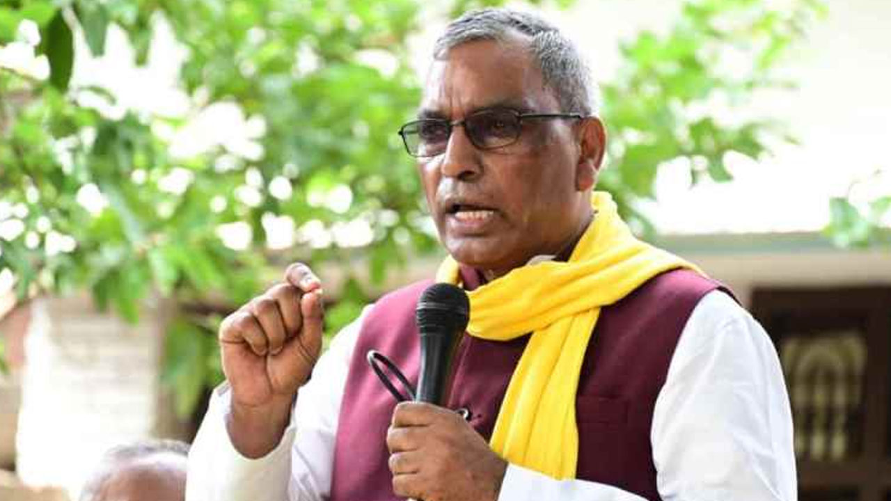 Bihar Caste Survey: బిహార్ కులగణనపై ఉత్తరప్రదేశ్ రాజకీయాల్లో కలకలం.. కులగణనపై నితీశ్ మోసం చేశారట Bihar Caste Survey: బిహార్ కులగణనపై ఉత్తరప్రదేశ్ రాజకీయాల్లో కలకలం.. కులగణనపై నితీశ్ మోసం చేశారట