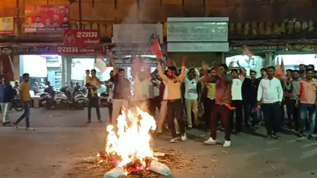 bjp workers stone pelt at rajasthan bjp president house over ticket distribution