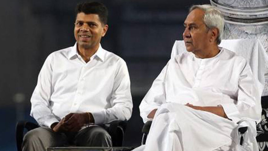 Patnaik closest aide VK Pandian gets Cabinet rank day after his VRS in Odisha govt and is he become upcoming CM
