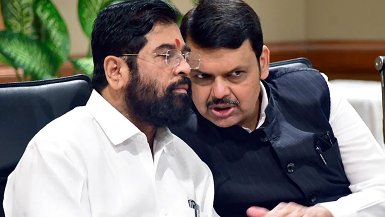 Maharashtra Politics: ఎమ్మెల్యేగా అనర్హత వేటు పడ్డాక కూడా ఏకనాథ్ షిండే సీఎంగా కొనసాగుతారా? అసలు బీజేపీ ప్లాన్ ఏంటి? Maharashtra Politics: ఎమ్మెల్యేగా అనర్హత వేటు పడ్డాక కూడా ఏకనాథ్ షిండే సీఎంగా కొనసాగుతారా? అసలు బీజేపీ ప్లాన్ ఏంటి?