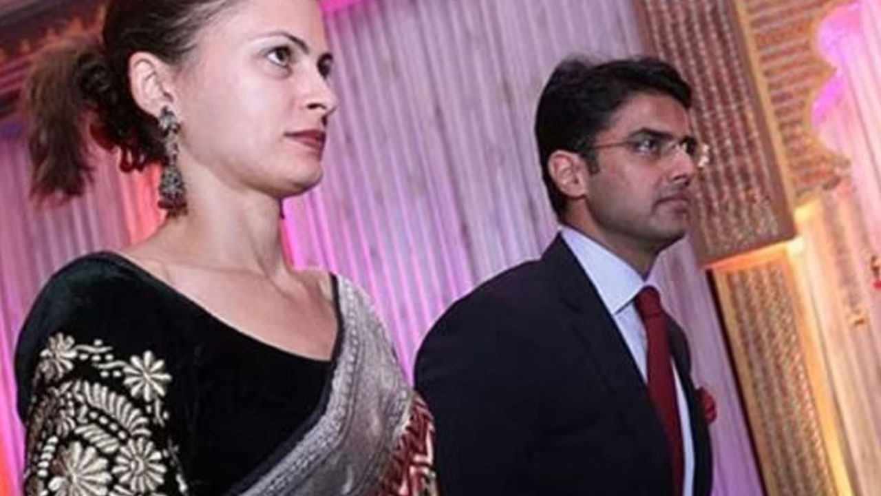 Sachin And Sara Divorced: ఎన్నికల ముందు బిగ్ ట్విస్ట్.. భార్యకు విడాకులు ఇచ్చిన సచిన్ Sachin And Sara Divorced: ఎన్నికల ముందు బిగ్ ట్విస్ట్.. భార్యకు విడాకులు ఇచ్చిన సచిన్