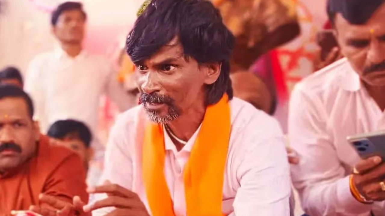 Maratha Reservation: మరాఠా రిజర్వేషన్లపై సీఎం షిండేను హెచ్చరించిన మనోజ్ జరంగే Maratha Reservation: మరాఠా రిజర్వేషన్లపై సీఎం షిండేను హెచ్చరించిన మనోజ్ జరంగే