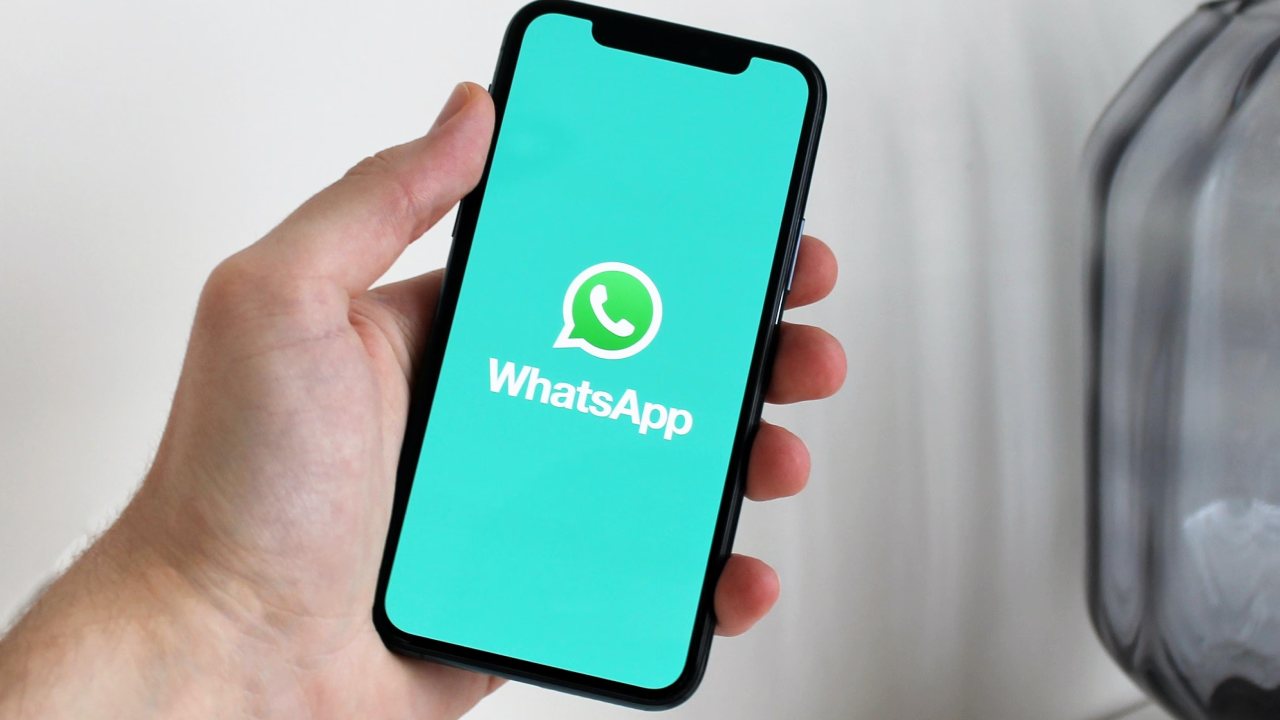 WhatsApp to introduce feature allowing users to hide locked chats