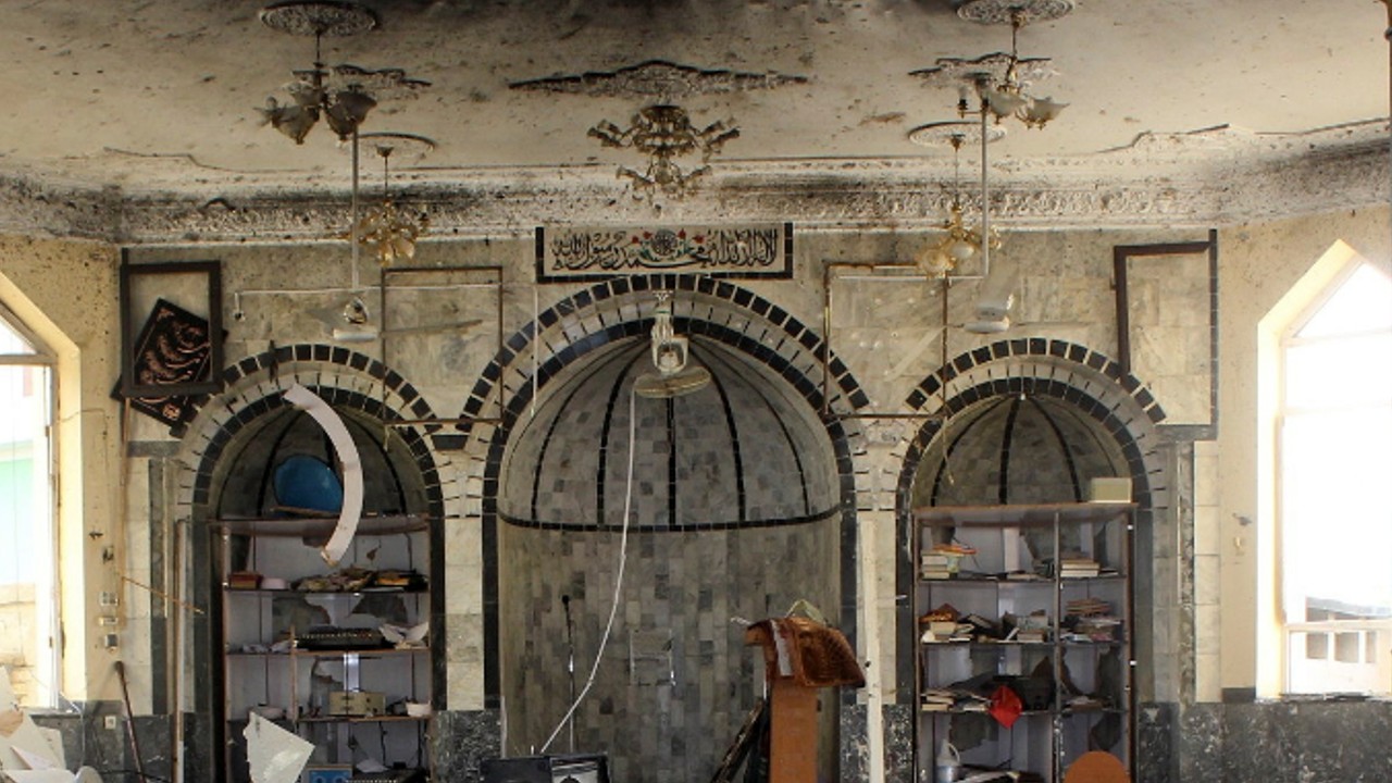Mosque Blast : అఫ్ఘానిస్థాన్లో శుక్రవారం ప్రార్థనల సమయంలో మసీదులో పేలుళ్లు…15 మంది మృతి Mosque Blast : అఫ్ఘానిస్థాన్లో శుక్రవారం ప్రార్థనల సమయంలో మసీదులో పేలుళ్లు…15 మంది మృతి