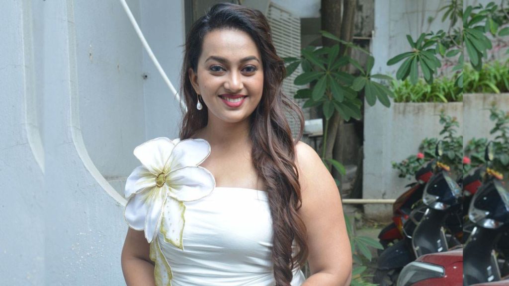 Ester Noronha Lady Oriented Film Lethakulu Movie Opening
