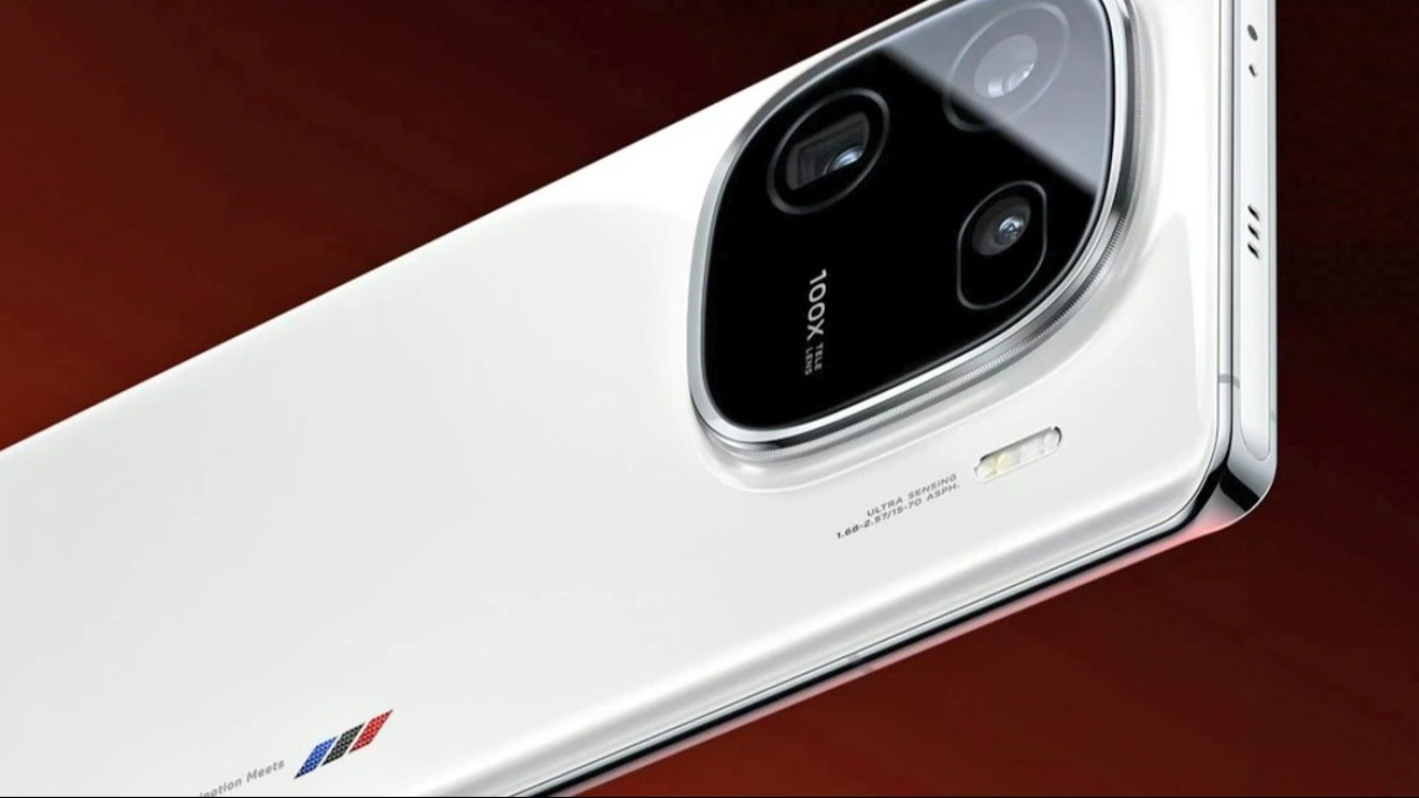 iQOO 12 official looking photos leaked ahead of November 7 launch