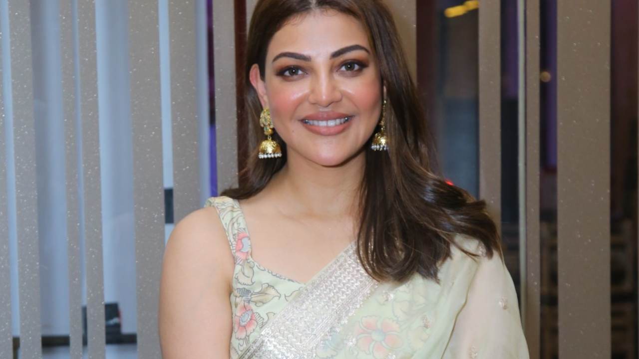 Kajal Aggarwal : సెకండ్ ఇన్నింగ్స్లో దూసుకుపోతున్న కాజల్.. చేతిలో ఎన్ని సినిమాలు ఉన్నాయో తెలుసా? Kajal Aggarwal : సెకండ్ ఇన్నింగ్స్లో దూసుకుపోతున్న కాజల్.. చేతిలో ఎన్ని సినిమాలు ఉన్నాయో తెలుసా?