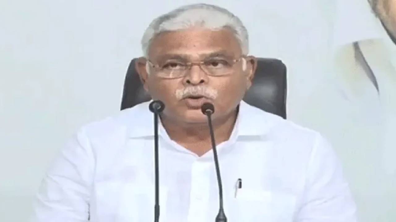 Minister Ambati Rambabu : మంత్రి అంబటి రాంబాబు కారుకు తప్పిన ప్రమాదం Minister Ambati Rambabu : మంత్రి అంబటి రాంబాబు కారుకు తప్పిన ప్రమాదం