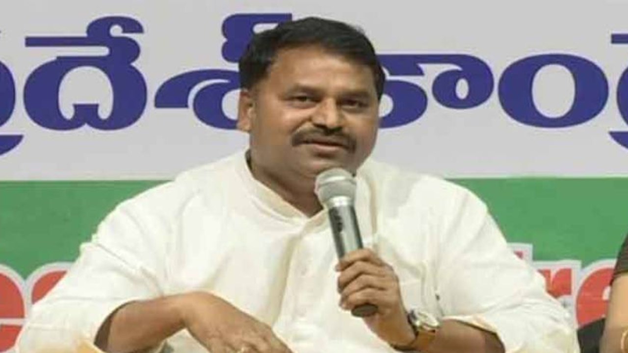 అందుకే కవిత అరెస్ట్.. బీఎస్పీకి ఆర్ఎస్ ప్రవీణ్ కుమార్ రాజీనామా: అద్దంకి దయాకర్ అందుకే కవిత అరెస్ట్.. బీఎస్పీకి ఆర్ఎస్ ప్రవీణ్ కుమార్ రాజీనామా: అద్దంకి దయాకర్