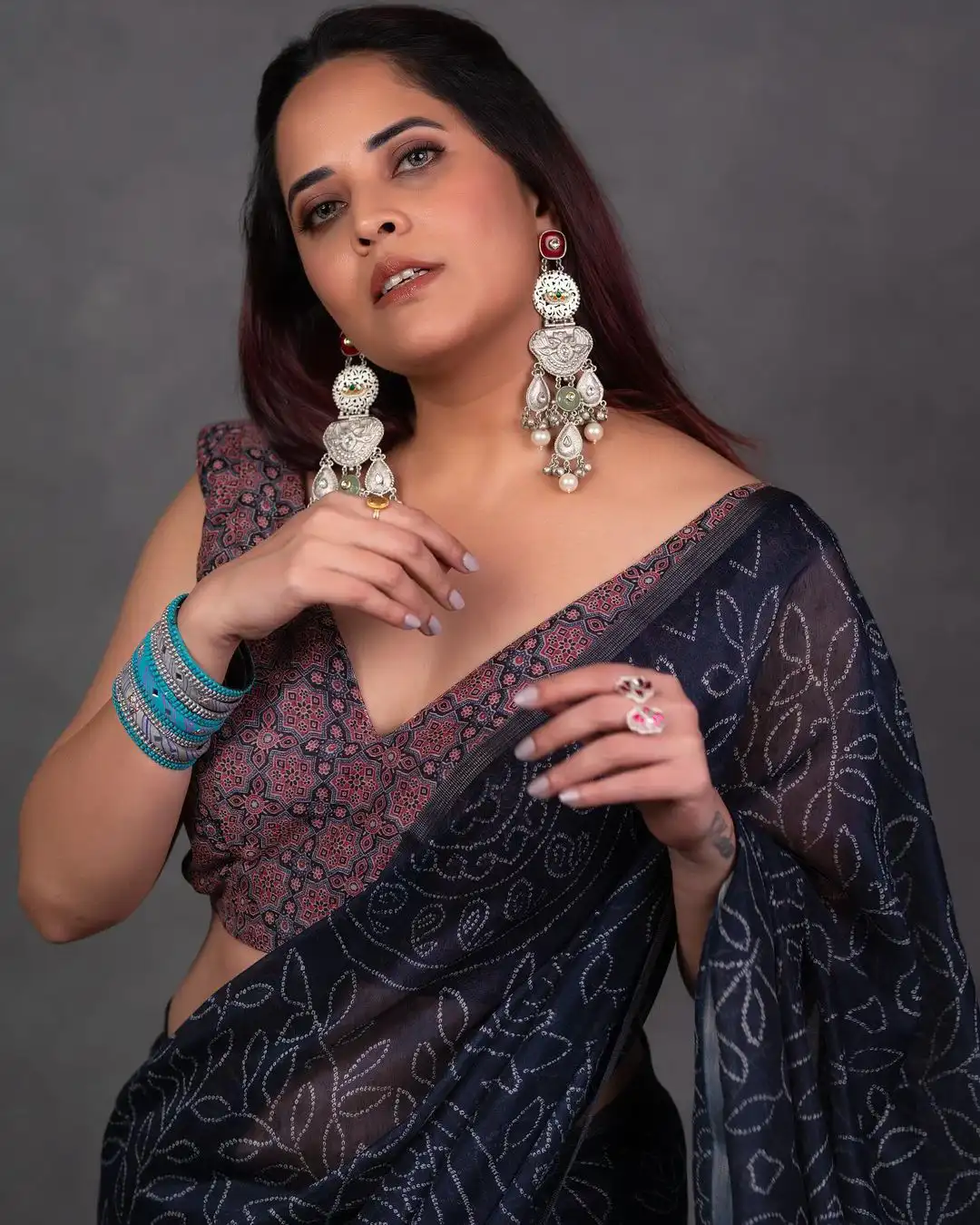 Anasuya Bharadwaj Stunning Looks in Saree
