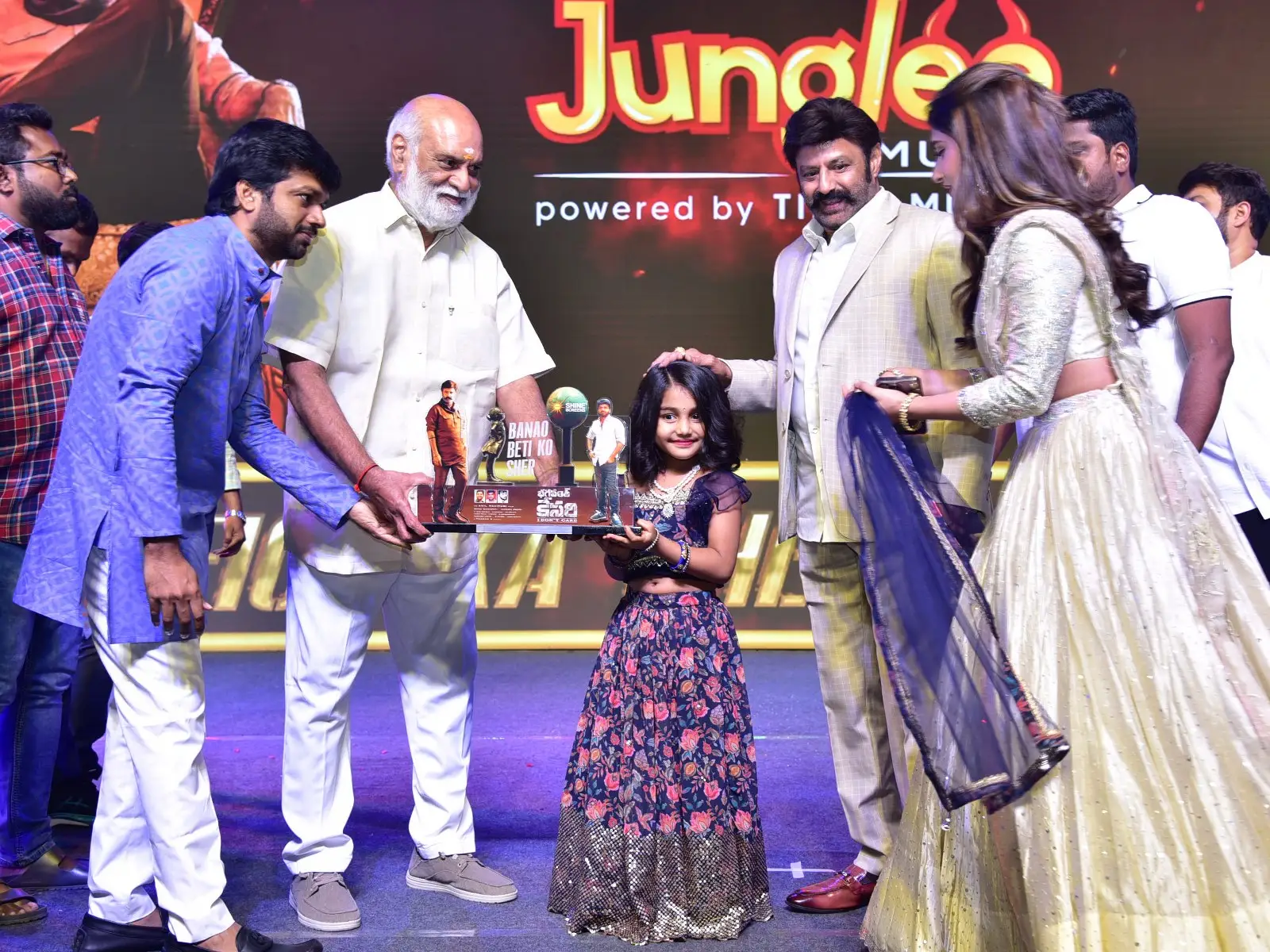 Balakrishna Sreeleela Bhagavanth Kesari success meet photos