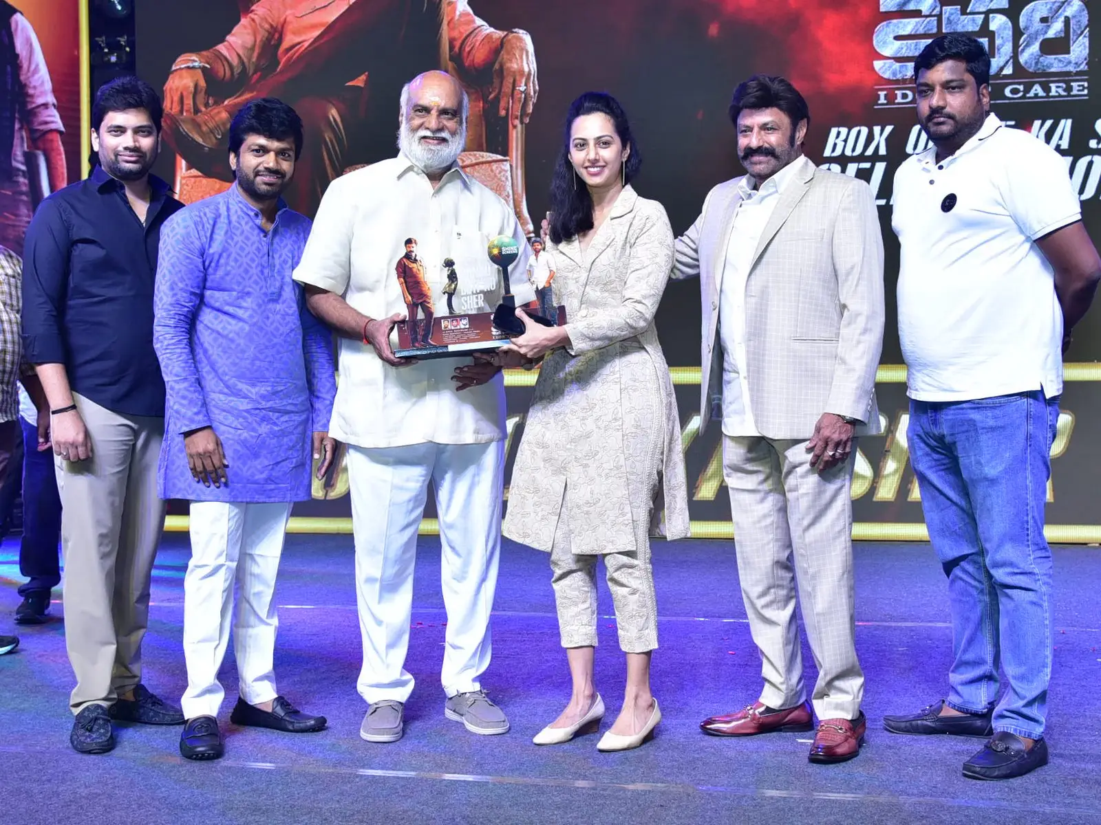 Balakrishna Sreeleela Bhagavanth Kesari success meet photos
