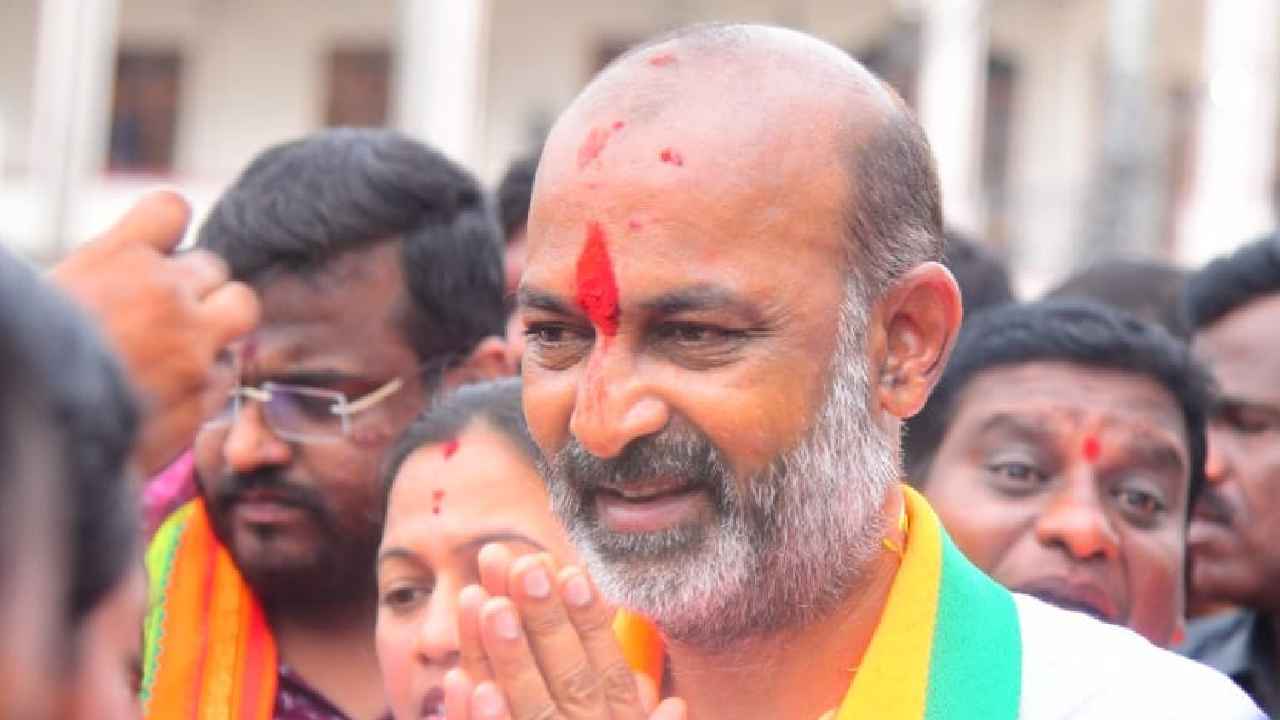 Bandi Sanjay : కరీంనగర్ ఫలితం, ఎగ్జిట్ పోల్స్పై బండి సంజయ్ సంచలన వ్యాఖ్యలు Bandi Sanjay : కరీంనగర్ ఫలితం, ఎగ్జిట్ పోల్స్పై బండి సంజయ్ సంచలన వ్యాఖ్యలు