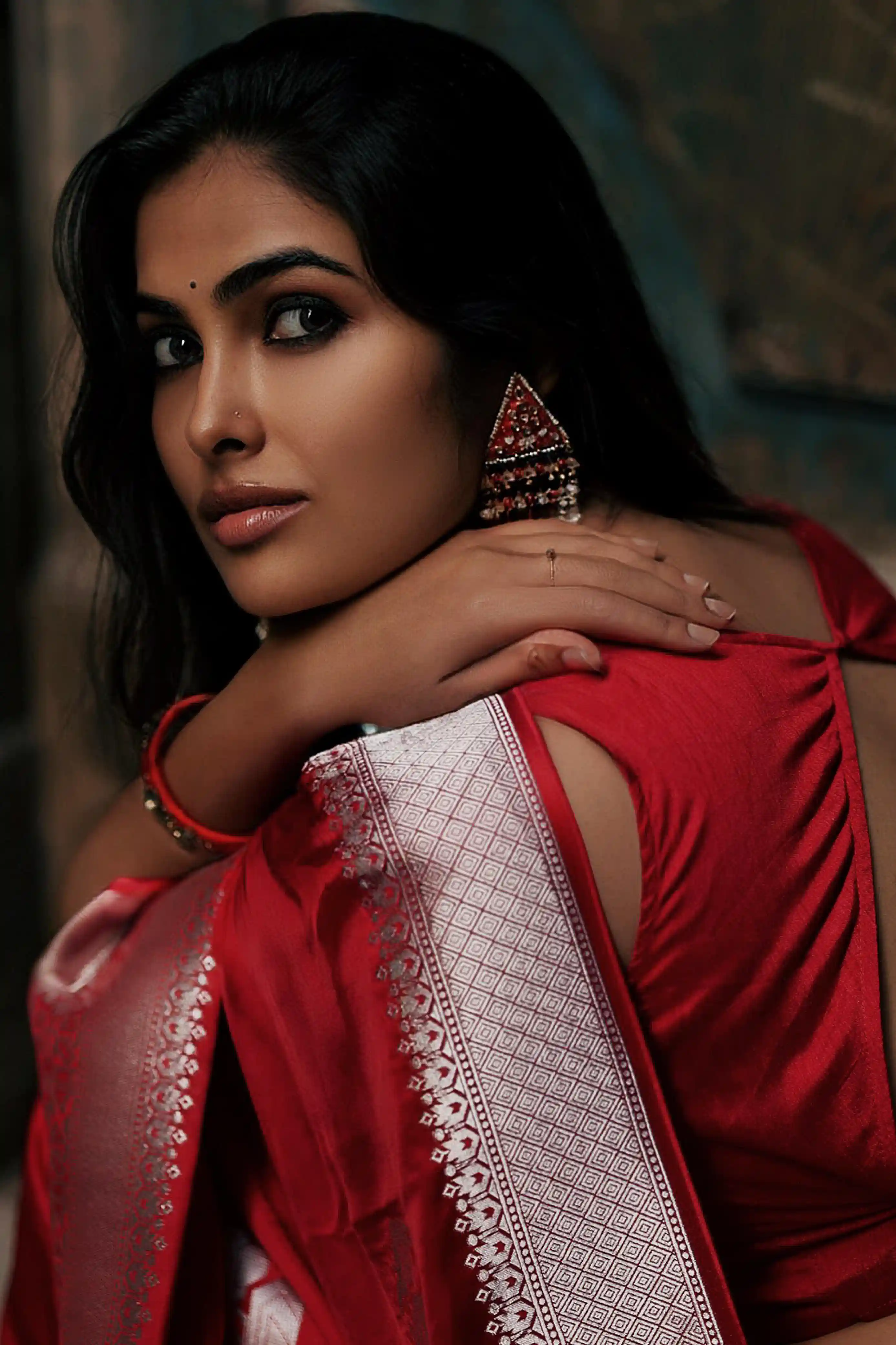 Divi Vadthya Shines in Silk Saree Photo Shoot at Italy