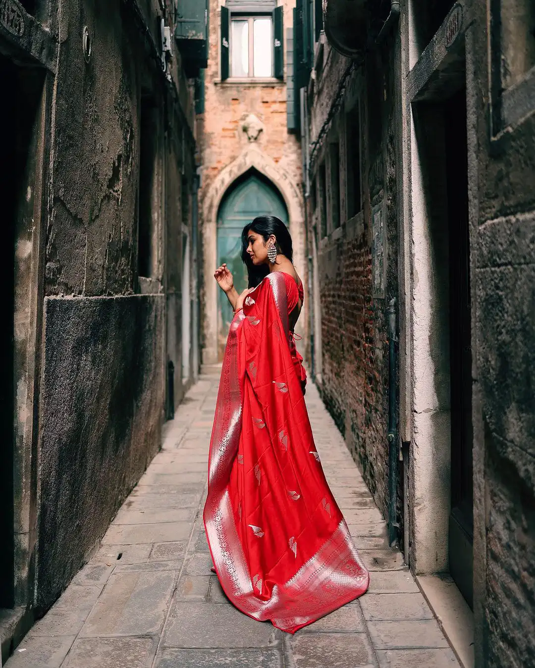 Divi Vadthya Shines in Silk Saree Photo Shoot at Italy