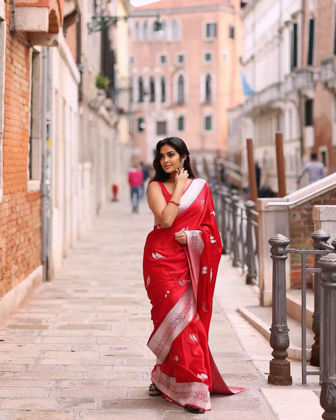 Divi Vadthya Shines in Silk Saree Photo Shoot at Italy