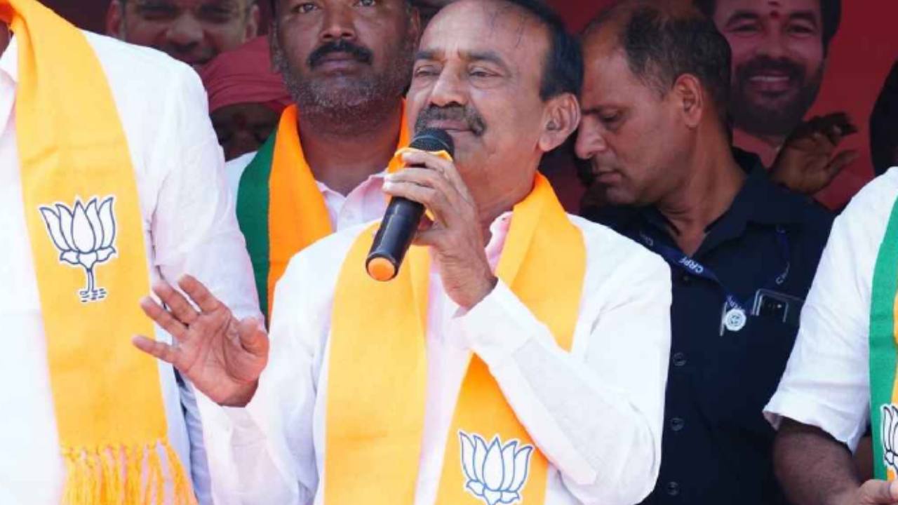 Eatala Rajender : బెదిరిస్తే భయపడేవాళ్లం కాదు, కాలికి ముల్లు దిగితే పన్నుతో తిస్తానంటూ ఈటల కీలక వ్యాఖ్యలు Eatala Rajender : బెదిరిస్తే భయపడేవాళ్లం కాదు, కాలికి ముల్లు దిగితే పన్నుతో తిస్తానంటూ ఈటల కీలక వ్యాఖ్యలు