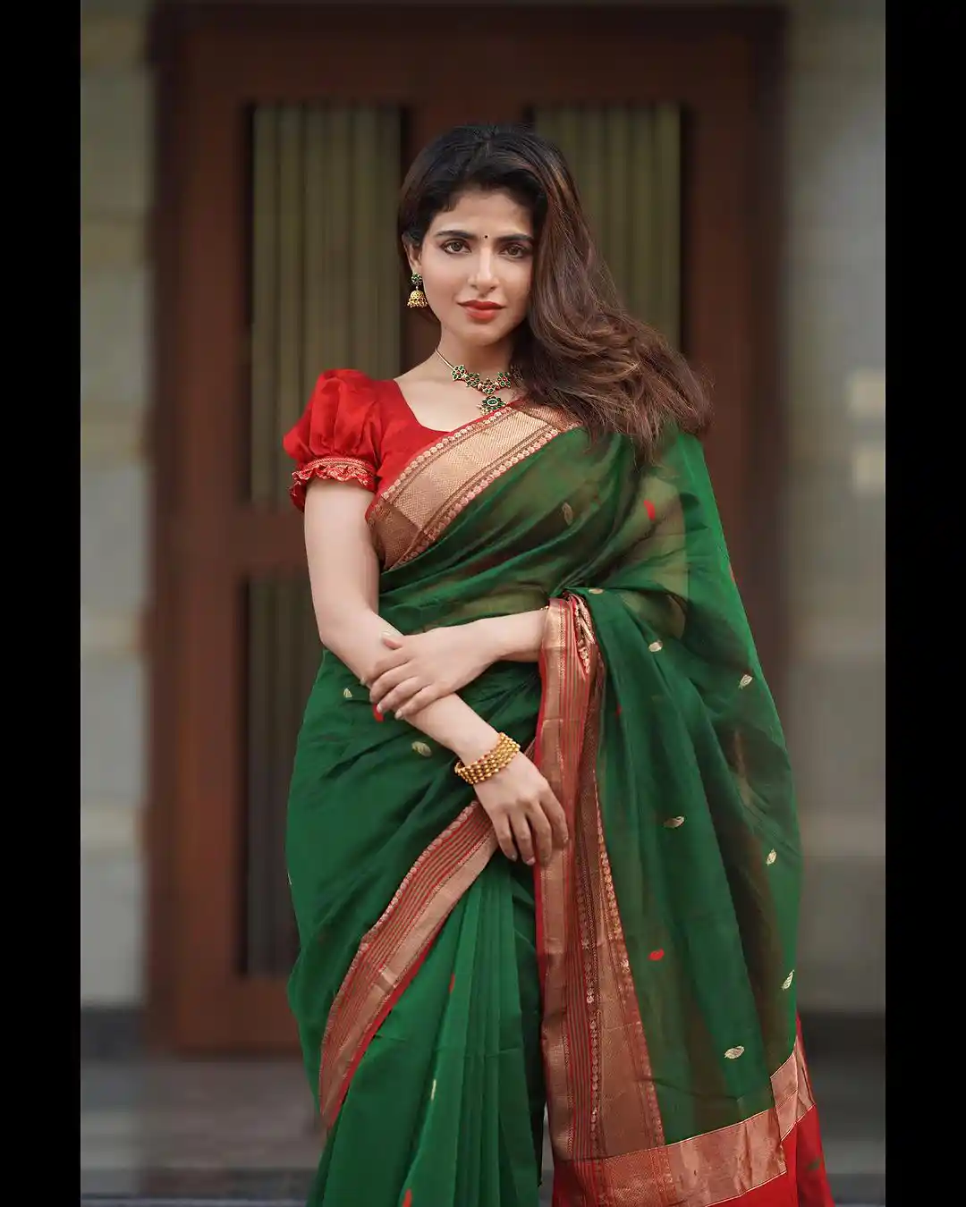 Iswarya Menon Diwali Special Photos in Saree