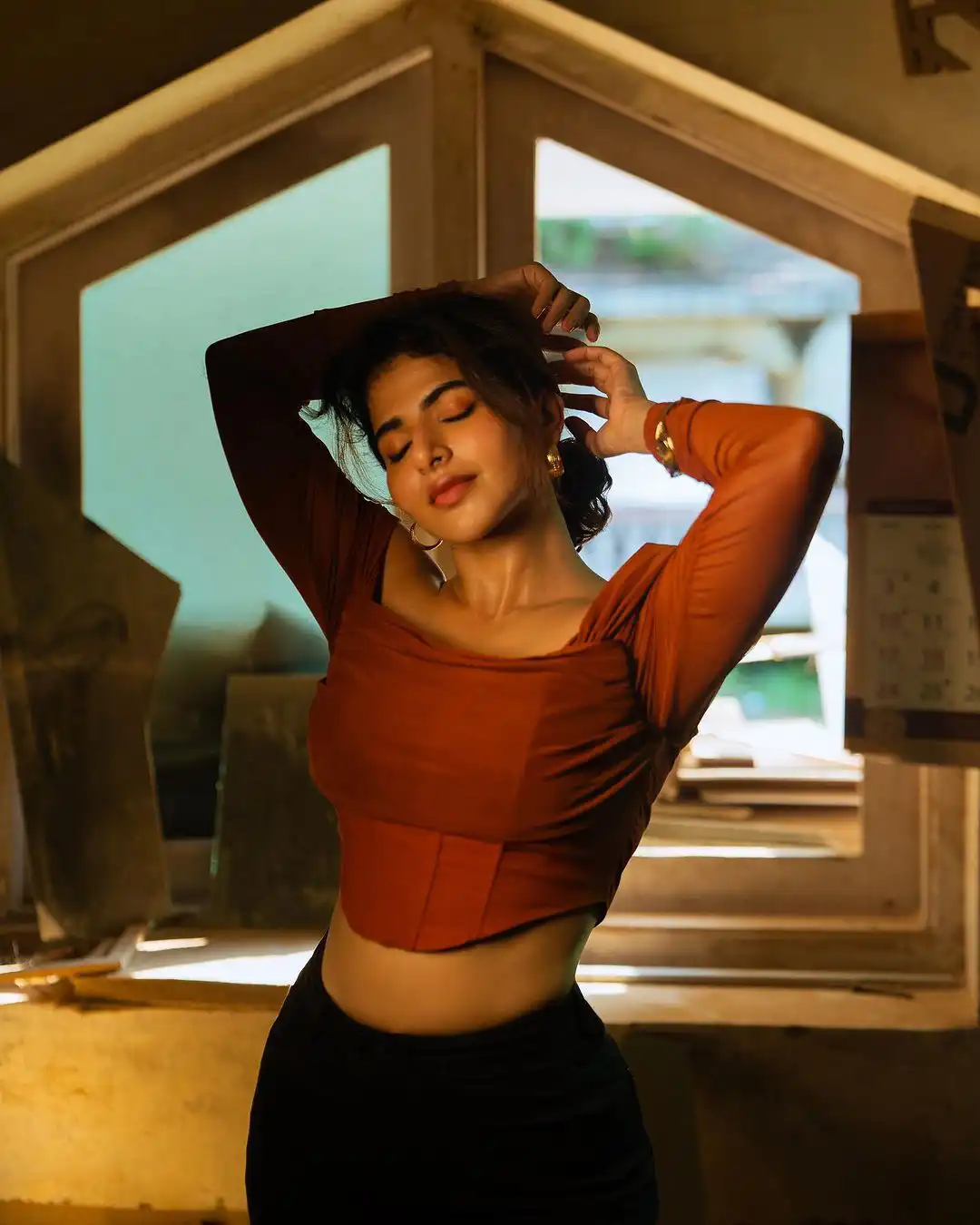 Iswarya Menon Sizzling Poses