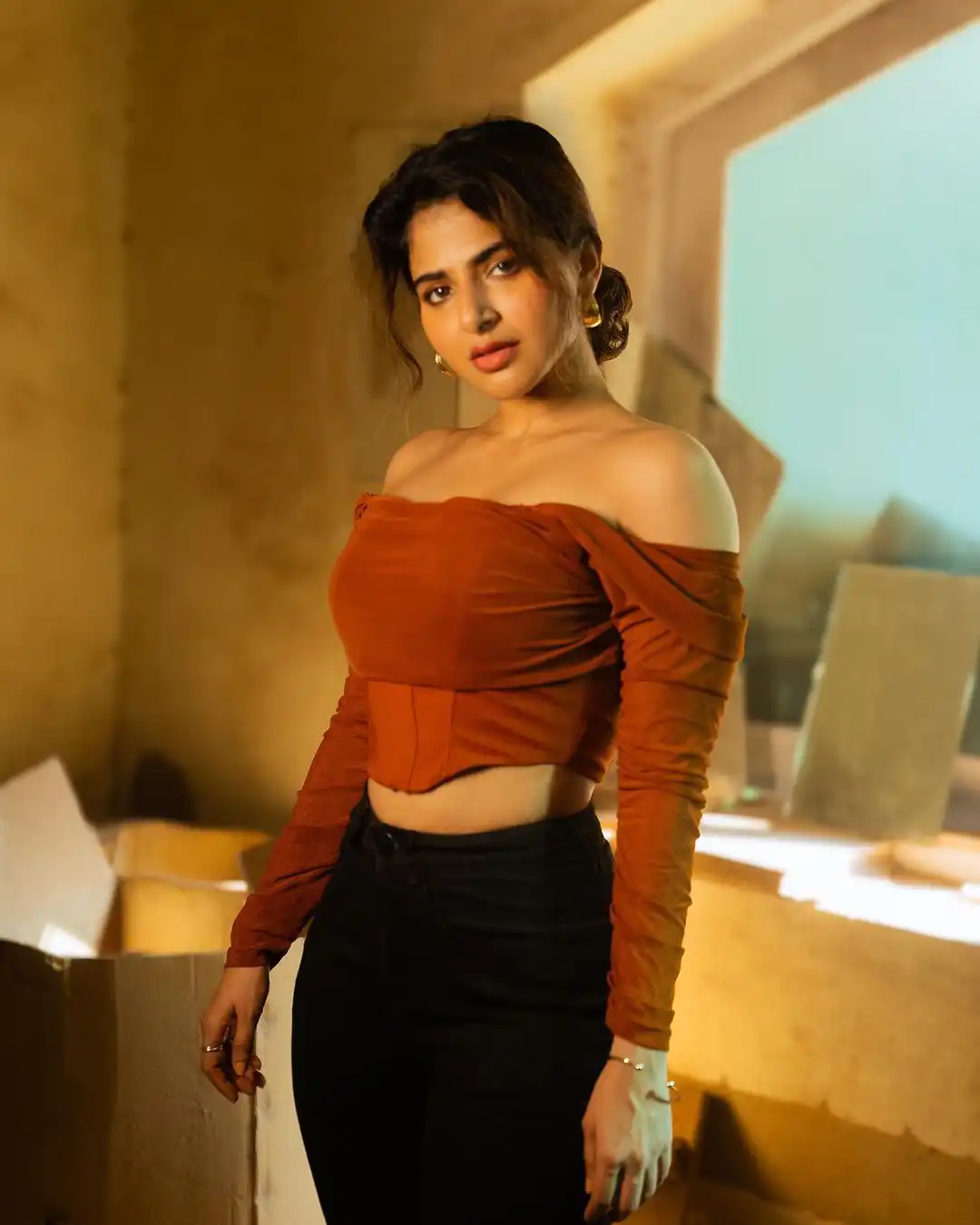 Iswarya Menon Sizzling Poses