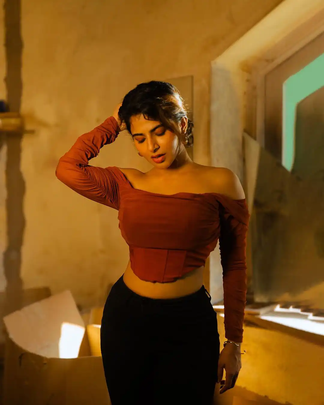 Iswarya Menon Sizzling Poses